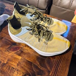 Nike exp-x14 sneakers in citron white , unsure on size 10.5 ?Read description